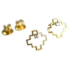 Petites boucles d'oreilles géométriques en or 14k pour filles.