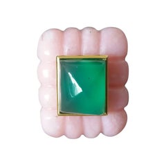 Opale rosa inciso a forma rettangolare Piramide di onice verde Anello in oro massiccio 14k