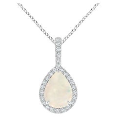 Colgante de lágrima de ópalo natural con halo de diamantes en oro blanco de 14 quilates