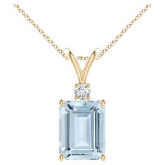 Solitär-Anhänger mit Solitär-Anhänger aus 14 Karat Gelbgold mit 2 Karat Aquamarin im Smaragdschliff und Diamant