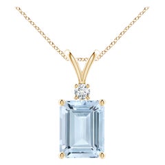 Solitär-Anhänger mit Solitär-Anhänger aus 18 Karat Gelbgold mit 2 Karat Aquamarin im Smaragdschliff und Diamant