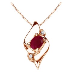 Colgante de Rubí Ovalado Estilo Concha Natural y Diamante en Oro Rosa de 18K