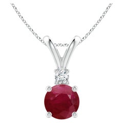 Colgante Redondo Natural de Rubí Solitario en V de 1.4 ct con Diamante en Platino