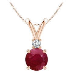 Colgante Redondo de Rubí Solitario en V de 3,75 ct con Diamante en Oro Rosa de 14 quilates