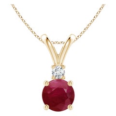 Colgante Redondo de Rubí Solitario en V de 1,4 ct con Diamante en Oro Amarillo de 14 quilates