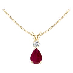 Natürlicher Rubin-Tropfen-Anhänger mit Diamant in 18 Karat Gelbgold