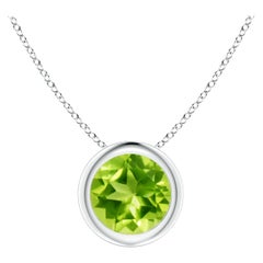 Pendentif solitaire en or blanc 14 carats serti d'un péridot rond, de couleur naturelle
