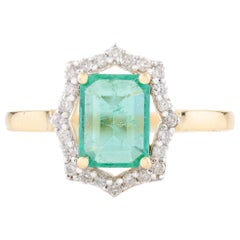 Art Deco Achteckiger Mai Geburtsstein Smaragd-Diamant-Halo-Ring aus 18 Karat Gelbgold