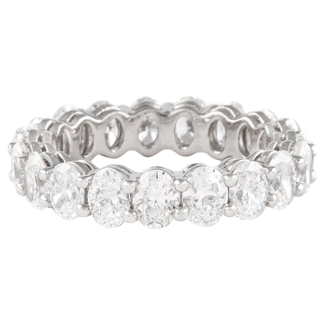 Alexander Beverly Hills 4,54 ct Diamante talla ovalada Anillo de la eternidad 18k Oro blanco 6,5