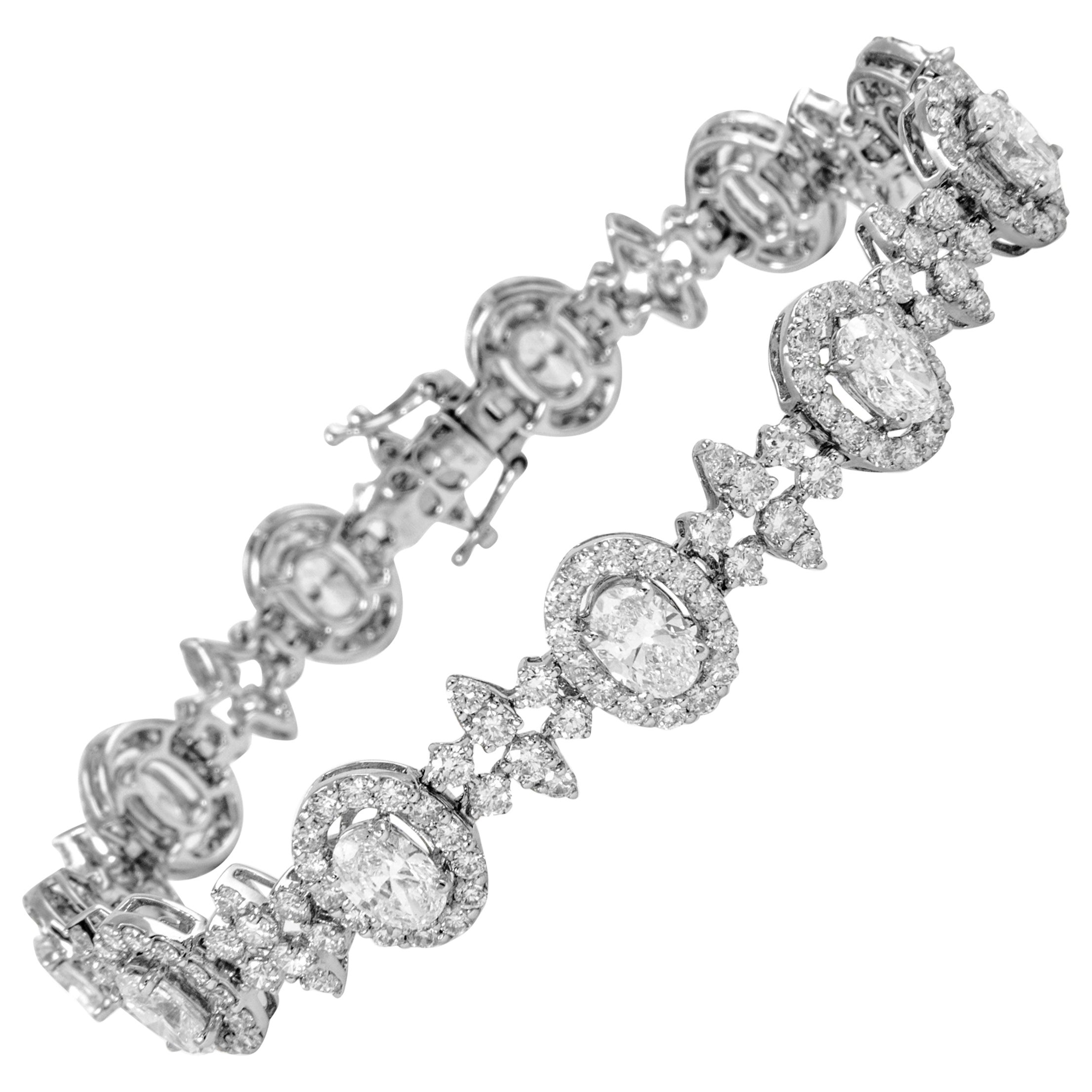 Bracciale con diamante ovale e diamante rotondo da 9,67 carati, oro bianco 18 carati