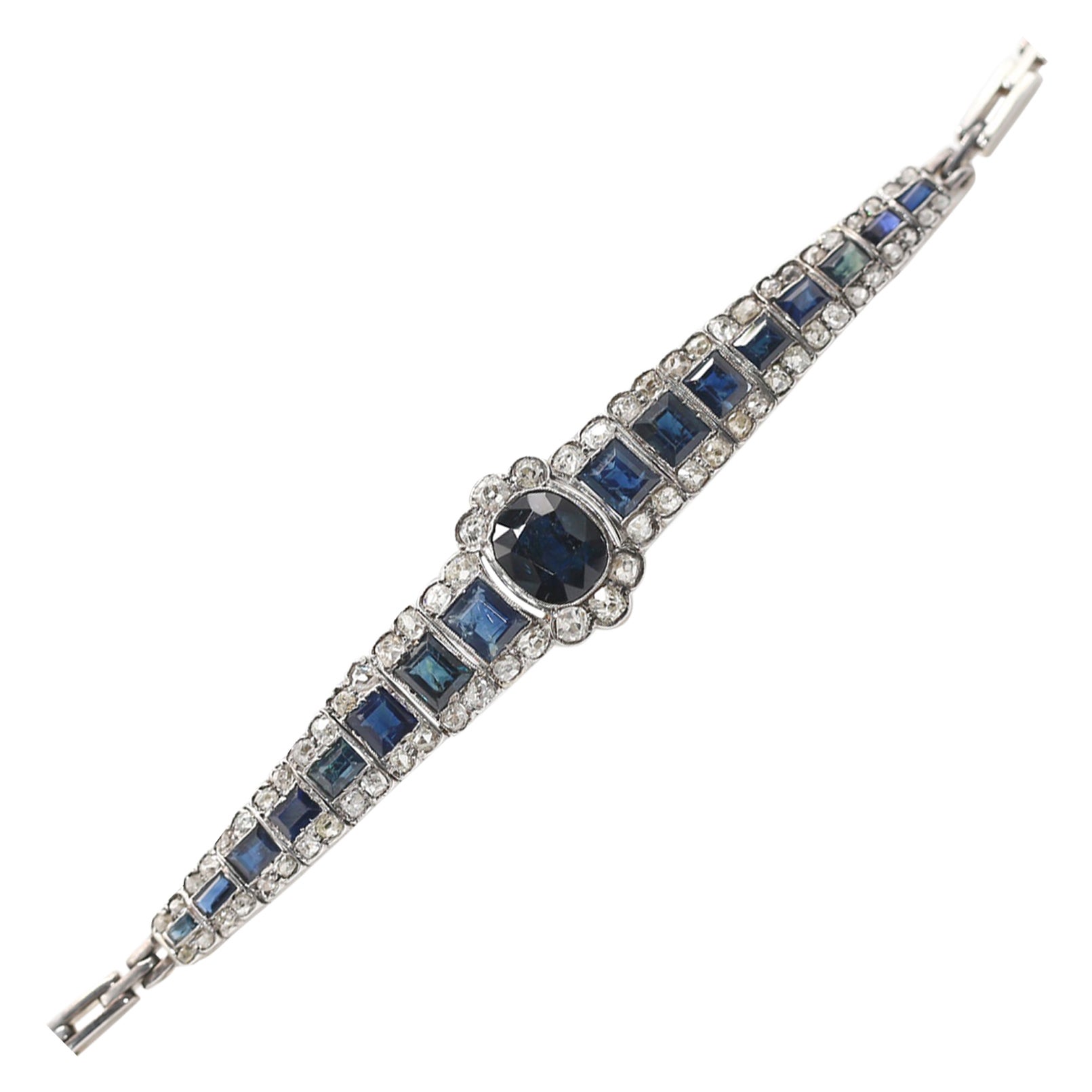 7.7 Ct Sapphires 2.7 Ct Diamonds Platinum Gold Bracelet, 1890 For Sale