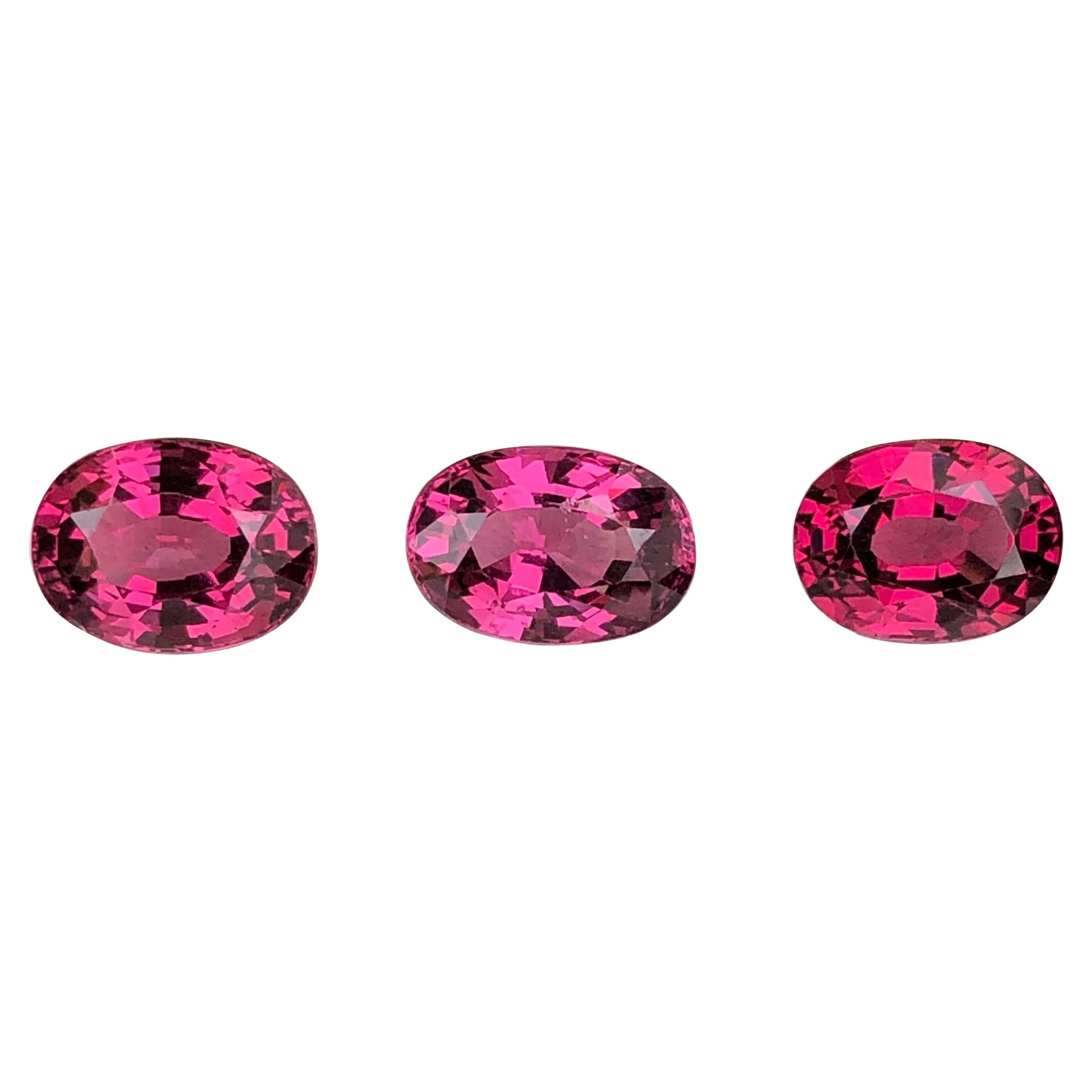 Garnet Malawi lot 6,90 carats rouge rosé ovale