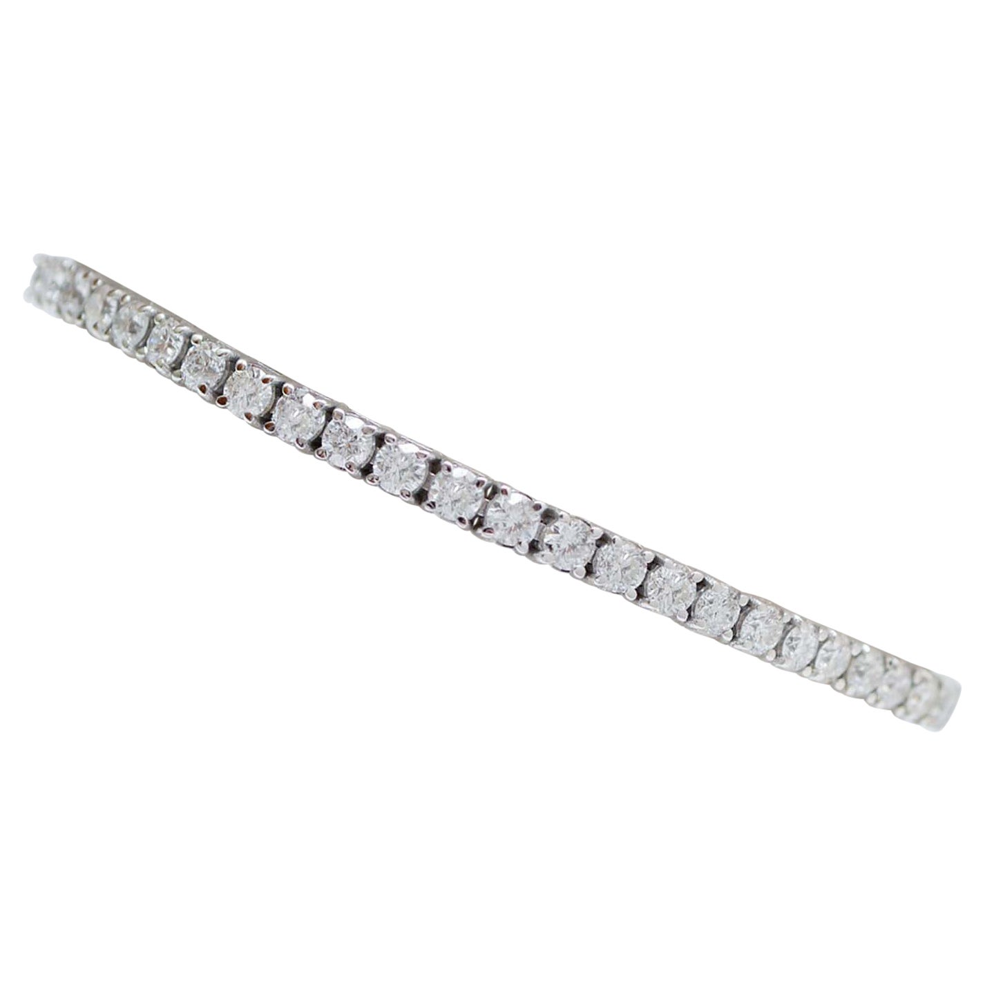 Colore G/H Chiarezza SI 7,82 carati di diamanti, bracciale da tennis in oro bianco 18 carati. in vendita