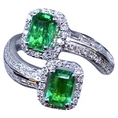 AIG Certified 1.21 Ct Zambian Emeralds  Diamonds 18k Gold Contraire Ring