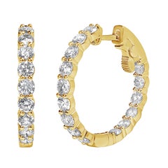 Orecchini a cerchio in oro giallo 14K con diamanti incastonati a tre punte da 3,00 ct.