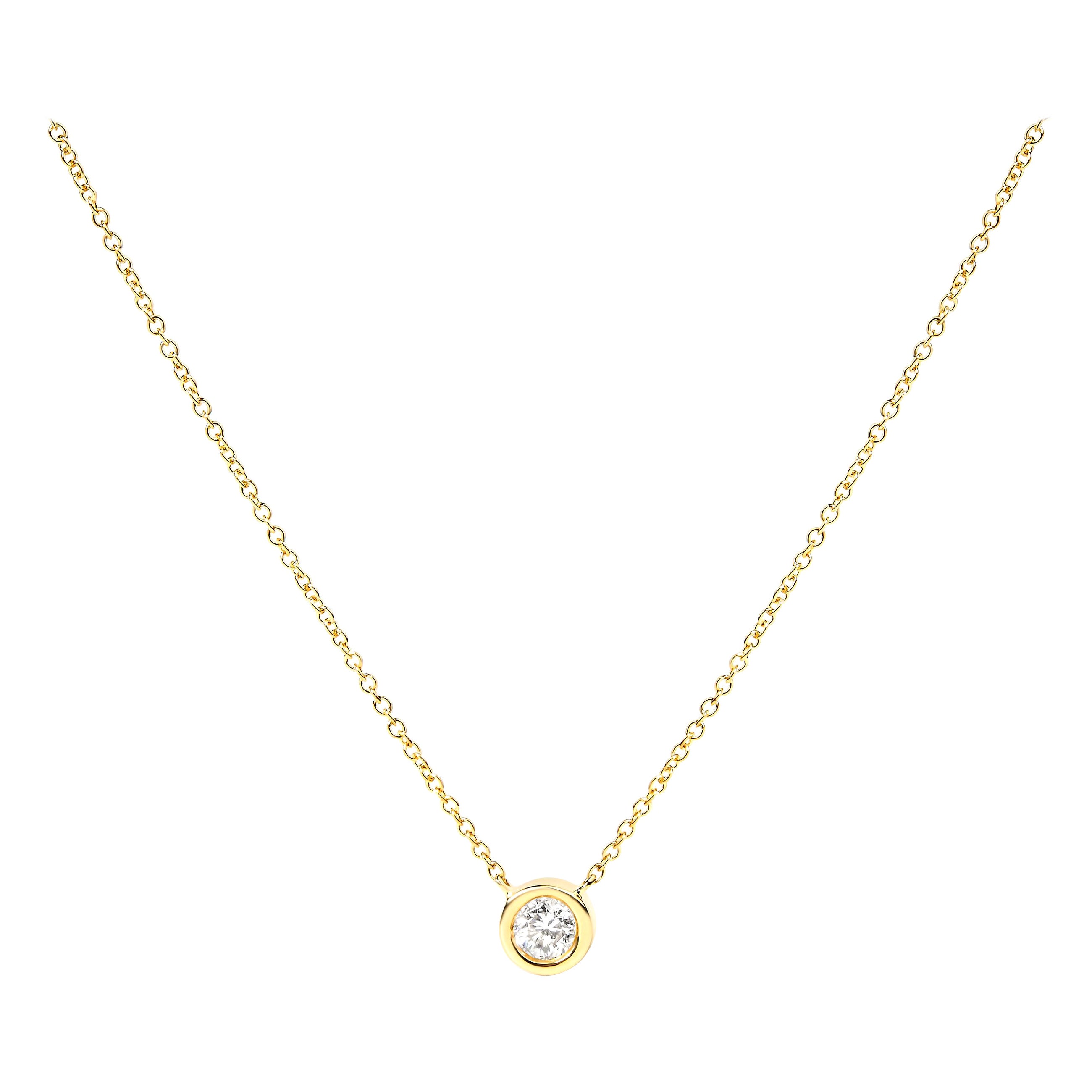 Collier solitaire en or jaune 10K avec pendentif en diamant taillé en brillant de 1/3 Cttw Modernity