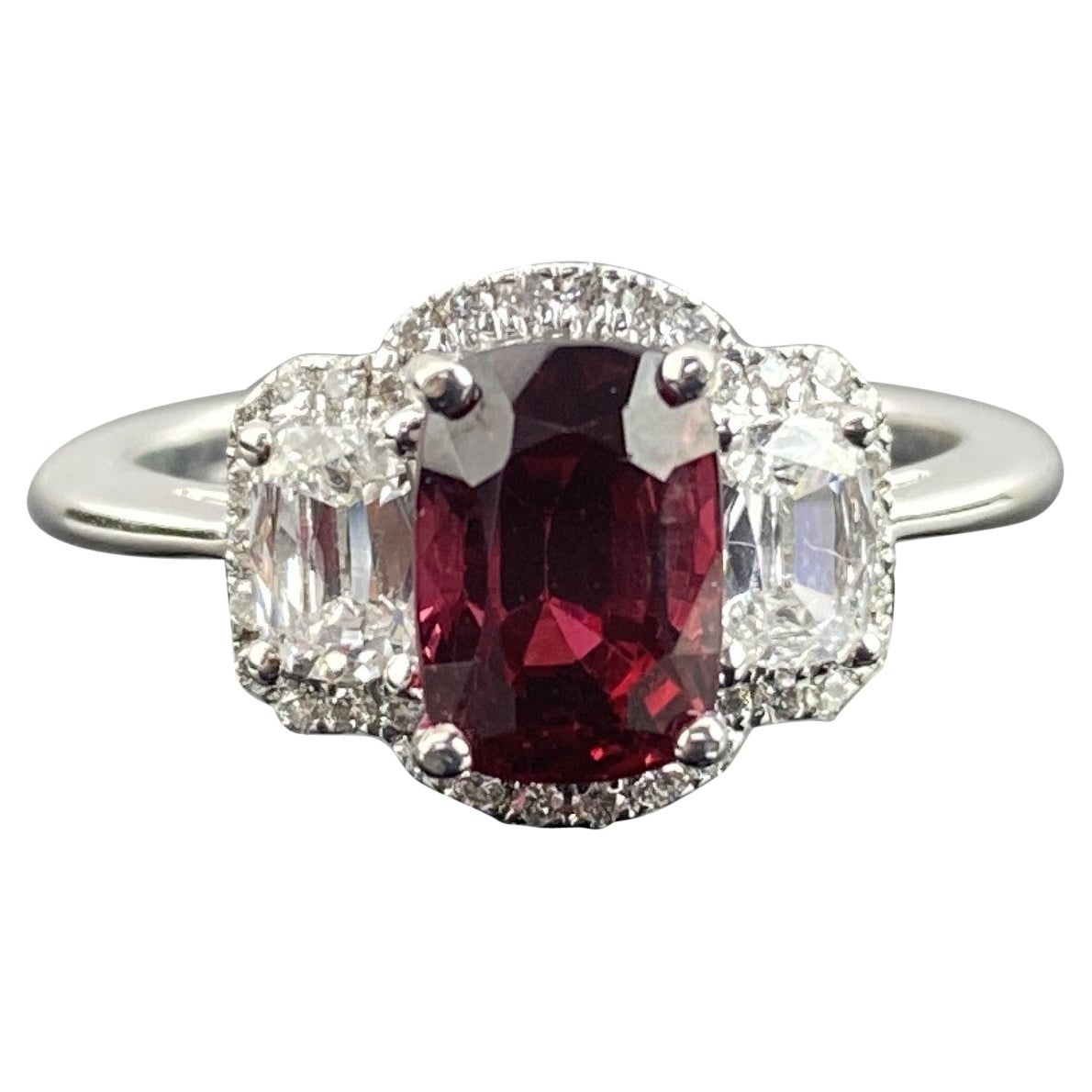 Anillo de compromiso o cóctel de diamantes y espinela roja viva natural certificada