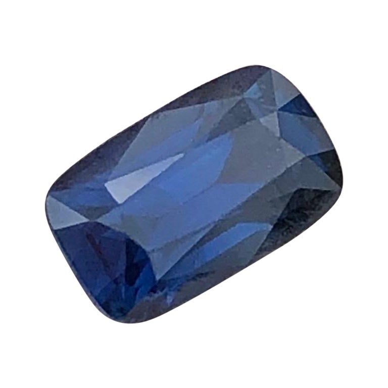 Coussin Madagascar certifié AIG, saphir bleu foncé naturel 1,04 carat
