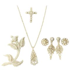 Circa 1854 Georgian Seed Pearl Parure Necklace, Earring & Brooch 8