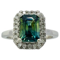 1.50ct GIA Cert Parti Color Esmeralda Corte Zafiro Y Diamante Anillo Halo Platino