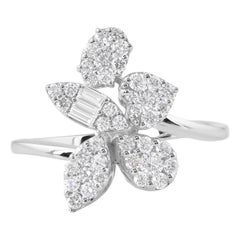 Anello con diamante baguette naturale da 0,63 carati, purezza SI e colore HI, oro bianco 14 carati