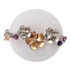 Anillo Floral de Jade Donut Blanco Tinte Lavanda Natural de Myanmar en Oro Bicolor de 14K