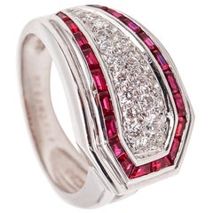 BOUCHERON Paris 1970 Deko-Ring aus 18 Karat Weißgold mit 1,75 Karat Diamanten und Rubinen