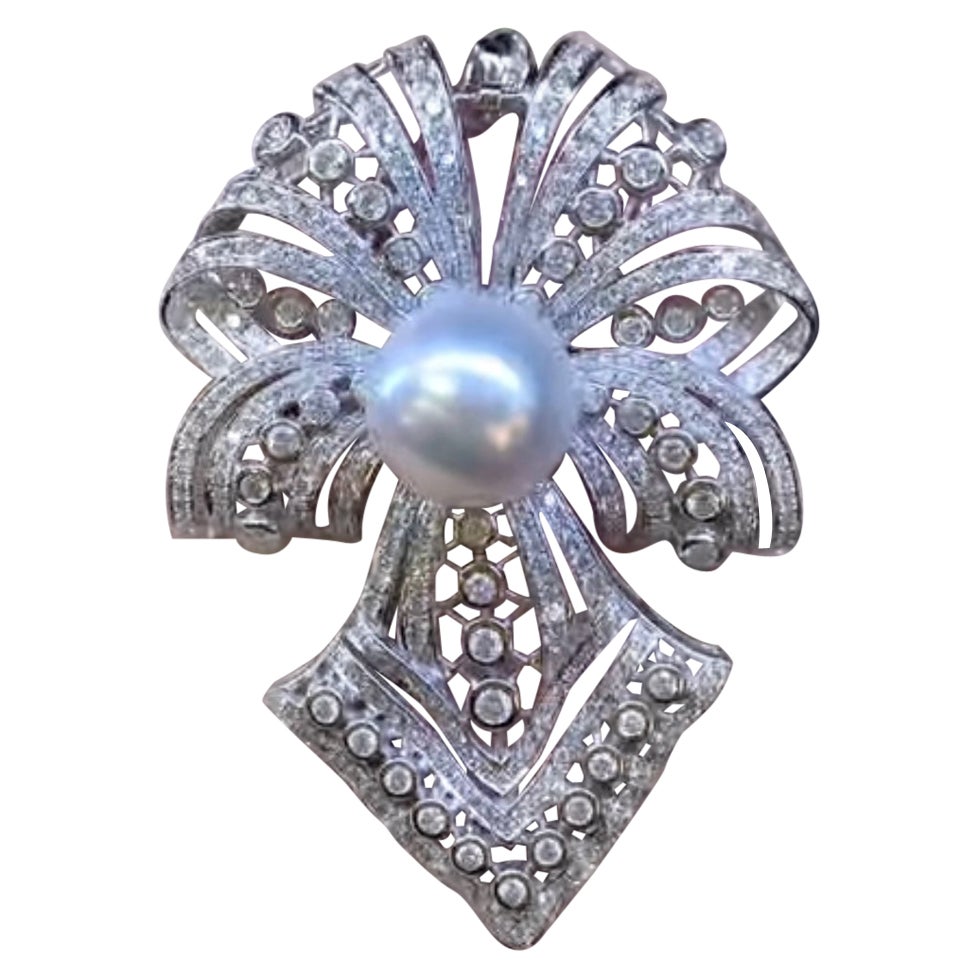 GIT Certified South Sea Pearl   6.60 Carat Diamonds 18k Gold Brooch/Pendant