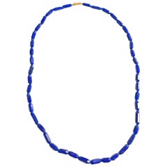 Collar de Cuentas Facetadas de Lapislázuli Cierre de Oro Amarillo de 18 Kilates