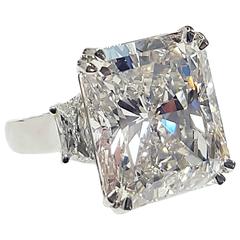 15.14 Carat GIA Certified G VS1 Radiant Diamond Cut Ring 4