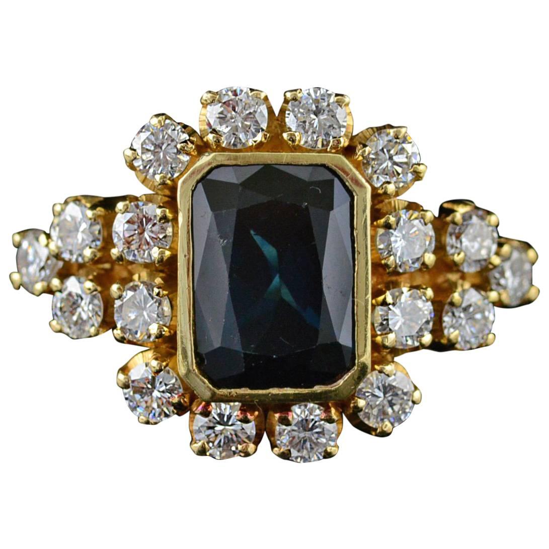 4.00 Carat Sapphire  Diamond Gold Ring For Sale