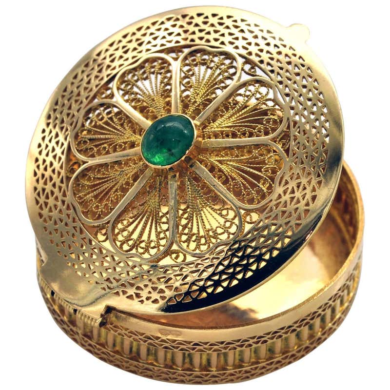 Emerald and Gold Filigree Pill Box at 1stDibs