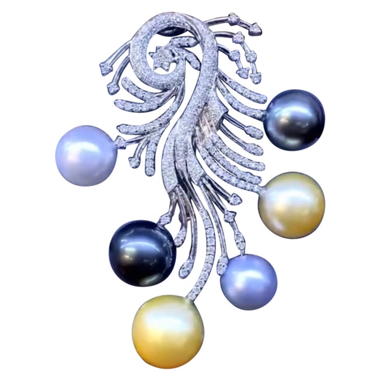GIT Certified Golden White South Sea Tahitian Pearls Diamonds 18K Gold Brooch For Sale