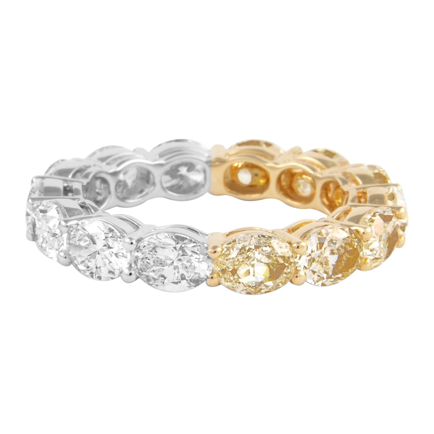 Alexander Beverly Hills 5.11ct Oval White & Yellow Diamond Eternity Band 18k 6.2 en vente
