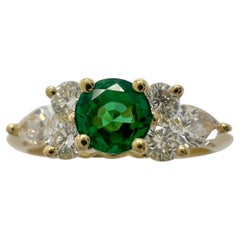 Tiffany & Co. Vivid Green Round Emerald & Diamond 18k Yellow Gold Cluster Ring (bague à grappes en or jaune 18k)