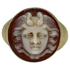 Medusa Snake Hardstone Cameo Ring 20 Karat Gold Museum Quality Antique Victorian