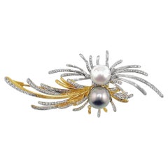 Colgante Broche Pluma Perla y Diamante Oro 18K