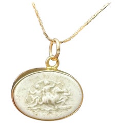 Neptun entsteigt dem Meer mit Pferden Kamee Anhänger Halskette Gold VIctorian