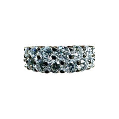 Anillo de compromiso de eternidad de platino hecho a mano con dos filas de diamantes de 4 quilates