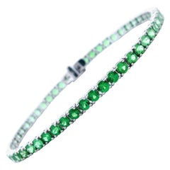 Alexander Beverly Hills Bracciale tennis con tsavorite verde da 7,14 carati in oro bianco 18 carati