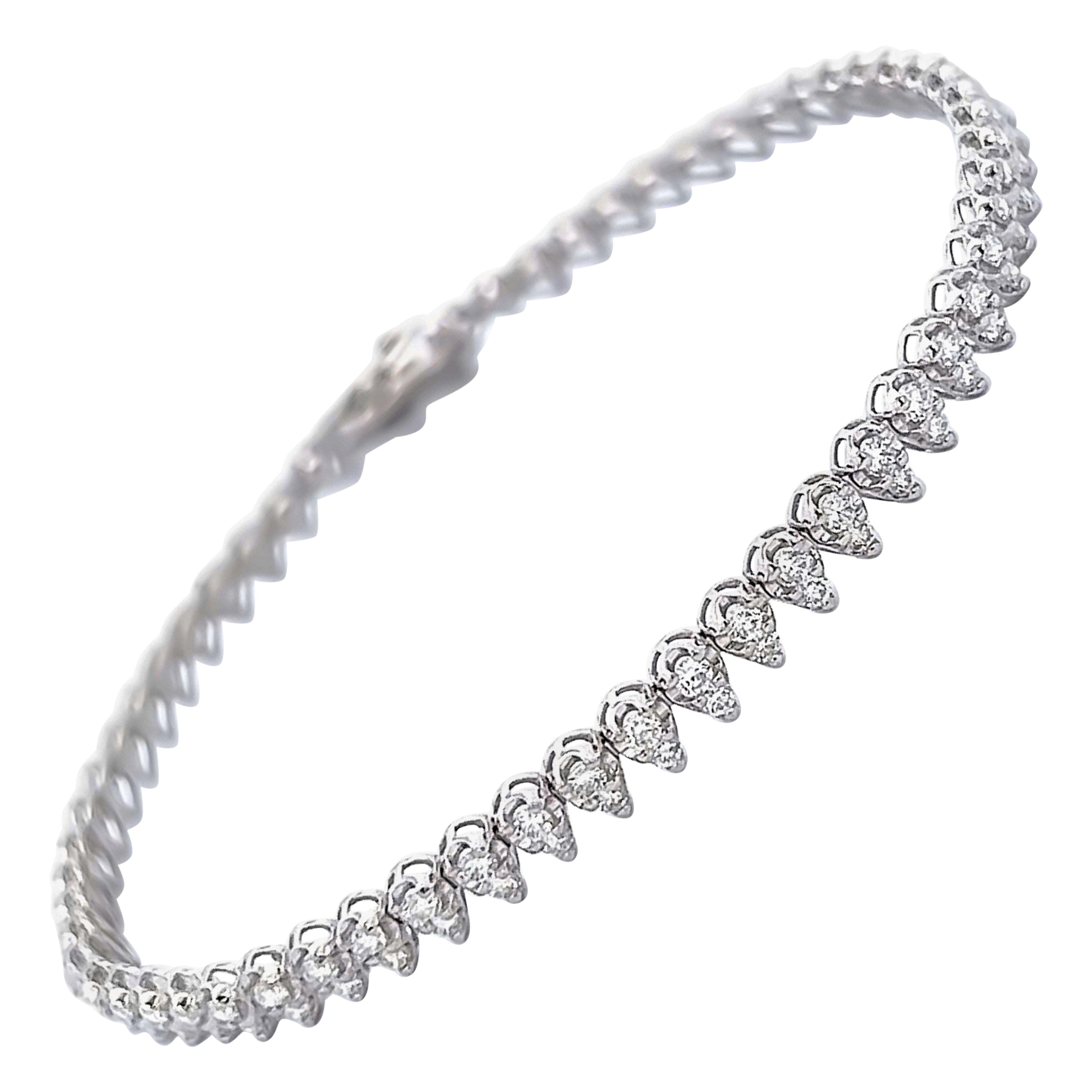 Bracelet serti de diamants ronds de 2,02ct or blanc