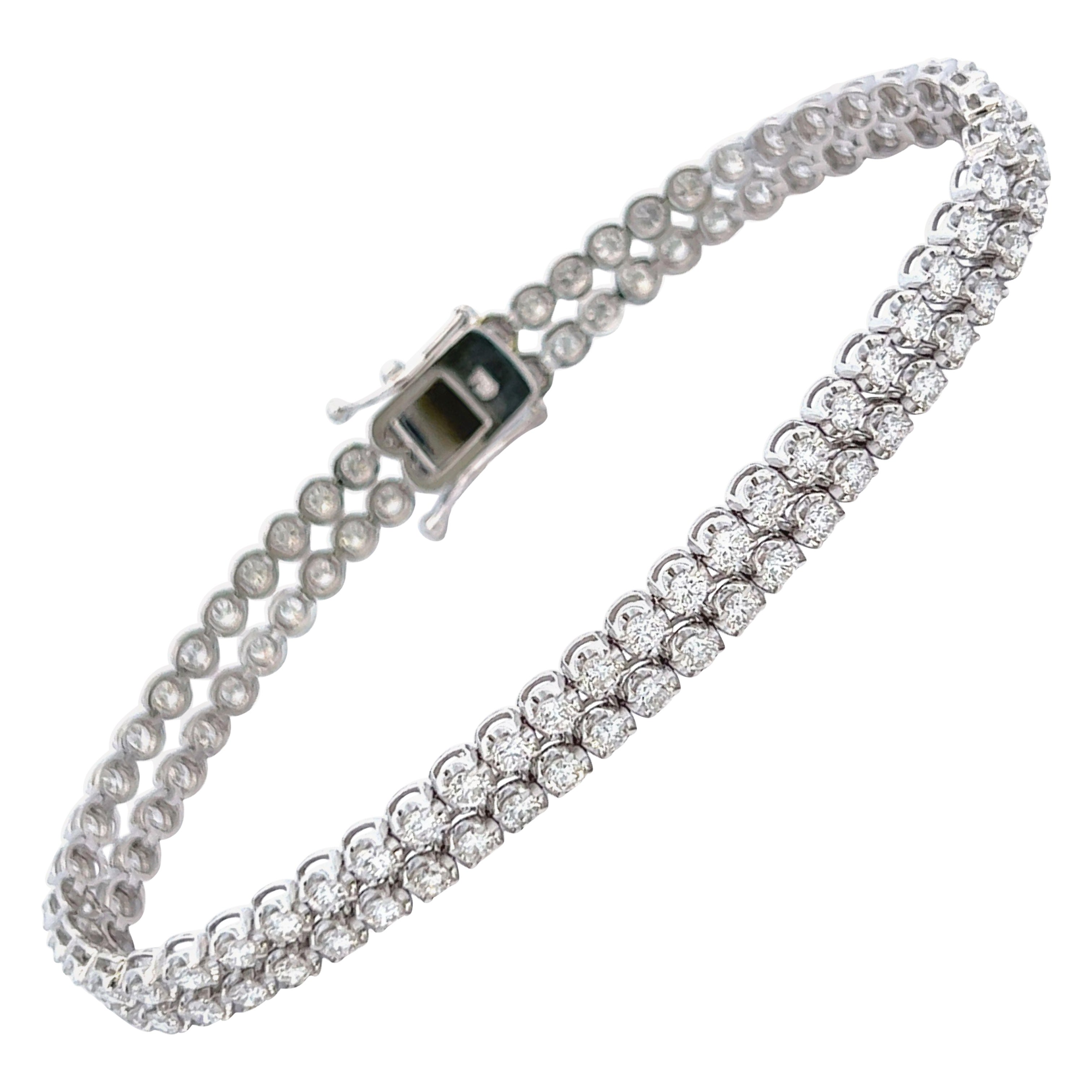 Tennisarmband aus 18 Karat Weißgold mit 5,18 Karat zweireihigem Diamanten
