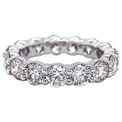 Alexander Beverly Hills Eternity-Ring aus 18 Karat Weißgold mit 4,57 Karat rundem Diamanten s.6.25