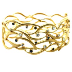 Ladies Modern Gold 1 Carat Natural Colorless and Black Diamond Cuff Bangle