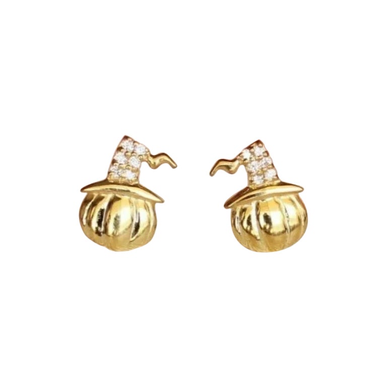 Calabazas Studs Piercing 14k Solid Gold Sombrero de Bruja Minimalista Diamante Ear Studs.