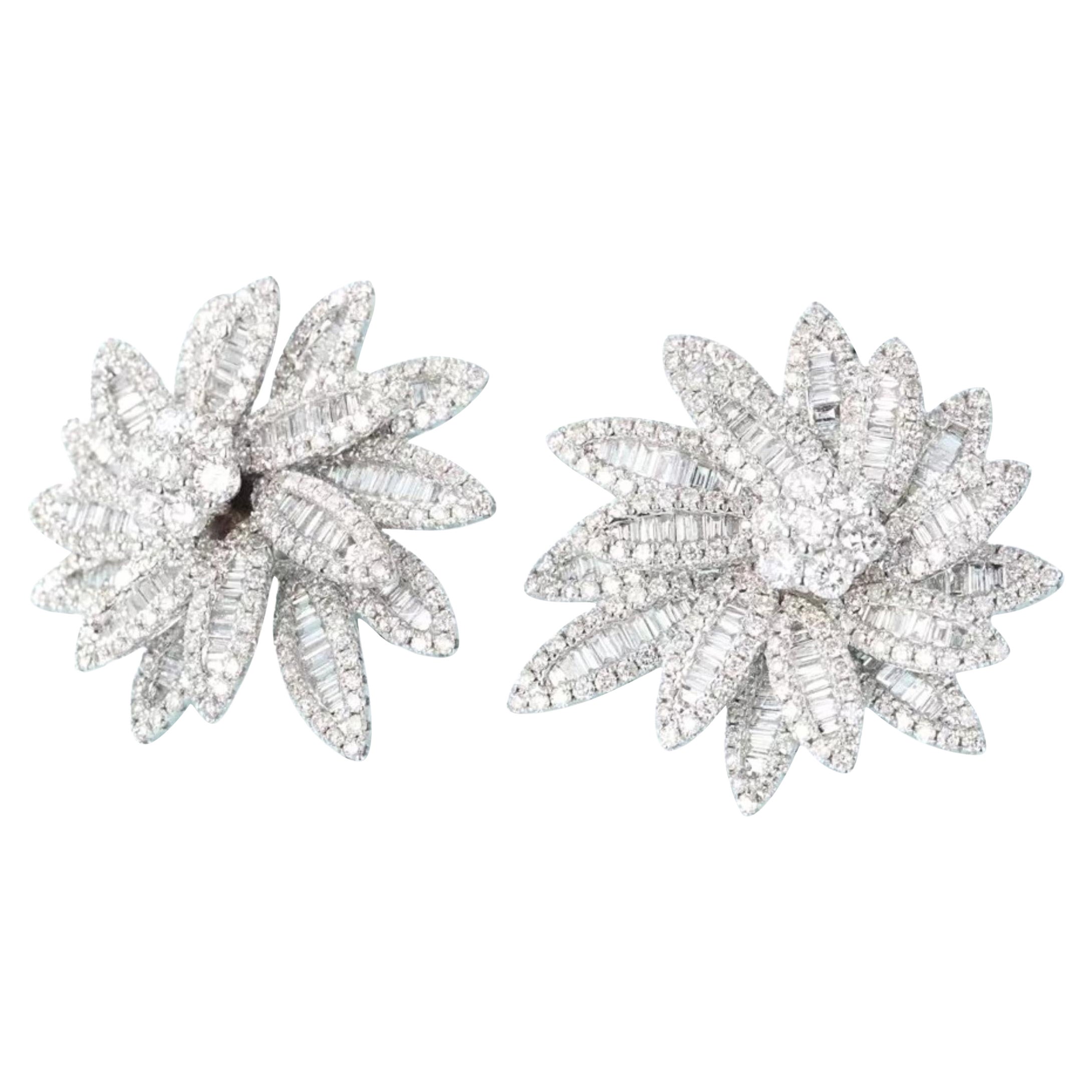 18K White Gold Natural Diamond Maple Leaf Stud Earrings