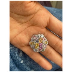 Anello a grappolo con diamanti multisafari da 7,99 carati