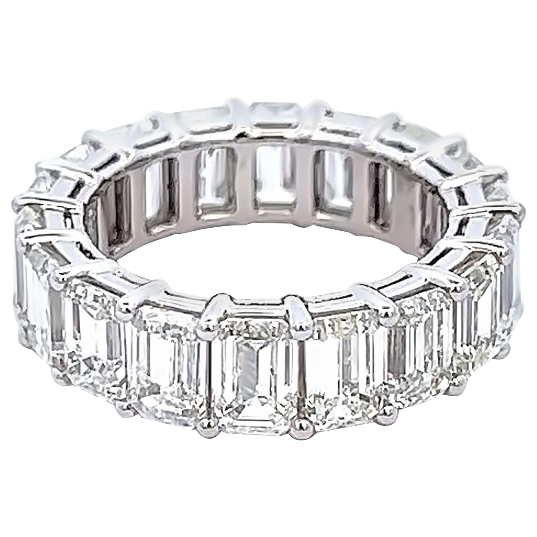 Alexander Beverly Hills, bague d'éternité 18 carats S.5 avec diamants taille émeraude de 7,55 carats