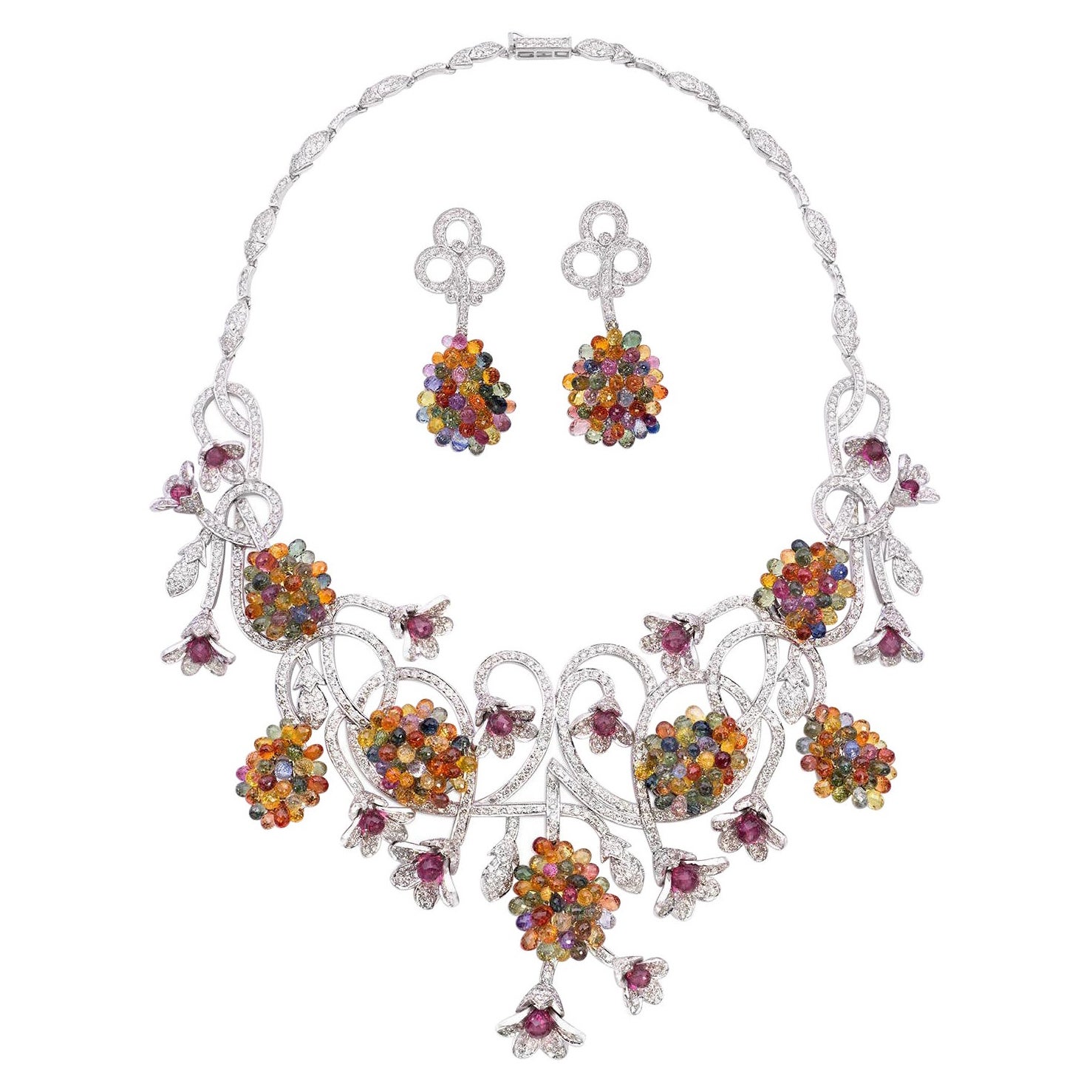 Collana e orecchini con zaffiro multicolore e diamanti da 56 carati