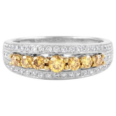 Anello da cocktail con diamante giallo intenso da 0,90 carati 18k bicolore